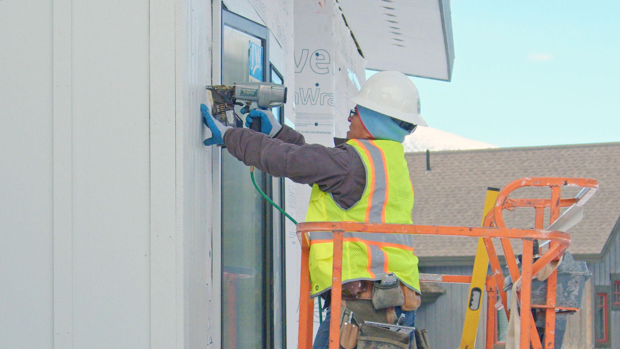 Hardie® siding provides a durable all-season line of defense for the Idea Homes Panorama House in Breckenridge, Colo., better preparing it to stand up to harsh winters and potential wildfire risks.